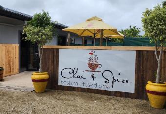 Chai & Spice Guesthouse and Caf   allows 18 year olds to book a room