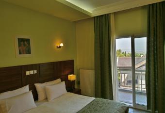 Four Seasons Hotel has Balcony rooms