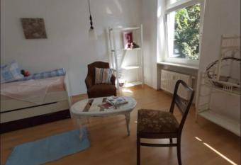 Wohnung Home Weiss allows 18 year olds to book a room