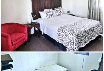 Roes se Moes has Balcony rooms