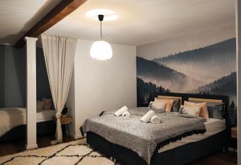 Elias im Landhausstil allows 18 year olds to book a room