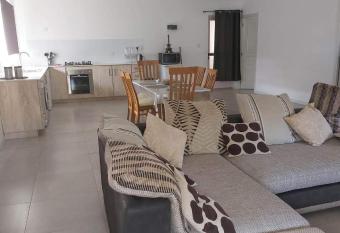 Luxury and Cosy Place has Balcony rooms