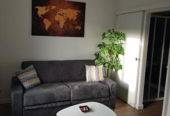 Suite Deluxe, calme proche Airbus et Chantiers de l Atlantique allows 18 year olds to book a room