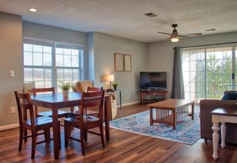 Branson Golf Condo. Beautiful View, Near Branson Landing has Balcony rooms