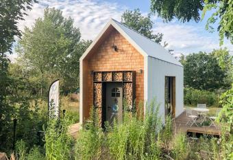 Tiny Haus auf idyllischem Grundst  ck im Rittergut has Balcony rooms