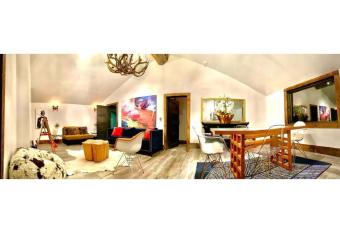 Mountain Chic Retreat (Entire Home) has Balcony rooms