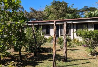 Cabinas Colibri allows 18 year olds to book a room