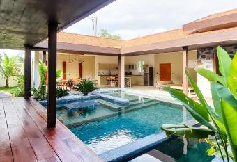 Villa Naya has Balcony rooms