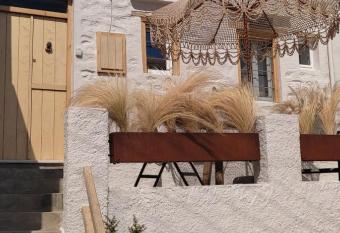 ClockWise Earthy Vibe House in Apano Chora allows 18 year olds to book a room