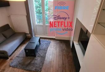 F2    5min de la gare , calme, 47m2 allows 18 year olds to book a room