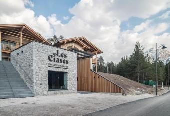 Les Ciases Chalets Dolomites Apt 6 has Balcony rooms