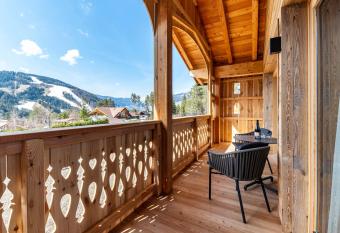 Les Ciases Chalets Dolomites Apt 3 has Balcony rooms