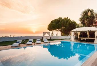 Villa Cosambeli has Balcony rooms