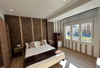 Calahorra Centro allows 18 year olds to book a room