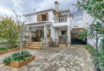 Olivera has Balcony rooms