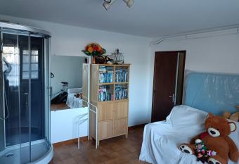 Chambre chez l habitant allows 18 year olds to book a room