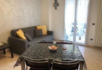 Casa Francesca: un mare di relax! has Balcony rooms