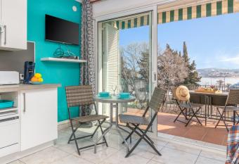 Bella mar has Balcony rooms