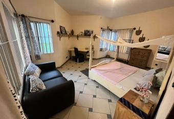 Le Colibri Guesthouse has Balcony rooms