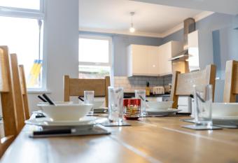 Luxury Stays allows 18 year olds to book a room