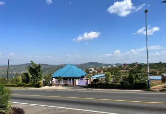 House allows 18 year olds to book a room