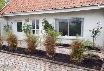 Herberg P   Toppen - Cykel- og Vandreherberg allows 18 year olds to book a room