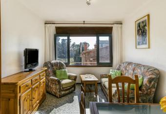 Can Picola has Smoking/Balcony rooms