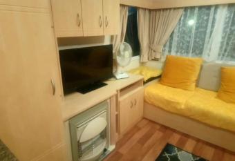 Remarkable Caravan in Abergele Towyn has Balcony rooms