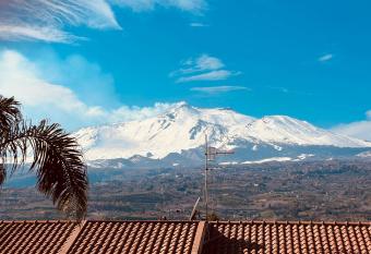 Sicilian beach house 15 min Taormina 25 min Catania 35 min Etna has Balcony rooms