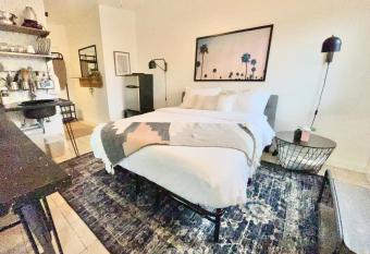 Spotless Modern studio has Balcony rooms