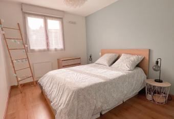 Chaleureux T2 centre ville - parking has Balcony rooms