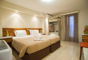 Fedriades Delphi Hotel has rooms with a private hot tub