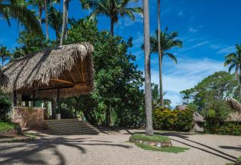 Punta Monterrey has Balcony rooms