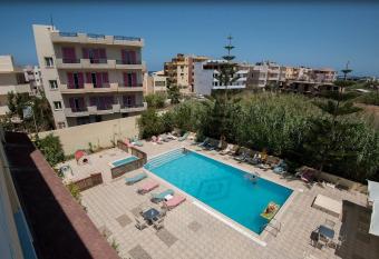 Eleni Palace has Balcony rooms