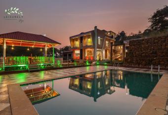 Leisurely Stays Villa Waterfront 5BHK, Karjat allows 18 year olds to book a room