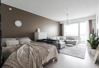 Kaunis koti Tampereella has Balcony rooms