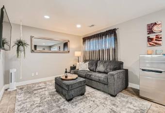 The perfect, comfortable, private, apartment. allows 18 year olds to book a room