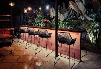 CASA FOTR LOCO has Balcony rooms