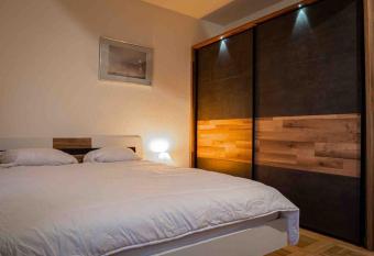 Appartement situ   5 min de la gare et du centre ville allows 18 year olds to book a room