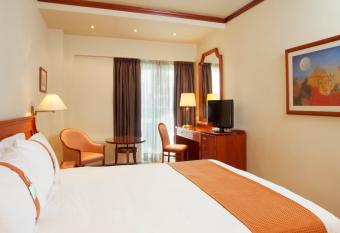 Holiday Inn Thessaloniki, an IHG Hotel has Smoking/Balcony rooms