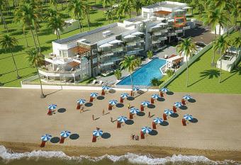 Newly built on quiet beachfront has Balcony rooms