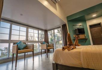 Leisurely Stays Olivia 5BHK, Panchgani allows 18 year olds to book a room