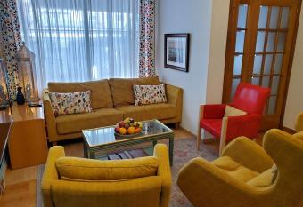 3 Bedroom, 3 Bath Beach Villa with private free parking, Air Conditioning, fast free WiFi, workspace, private laundry machines, and private garden and patio has Balcony rooms