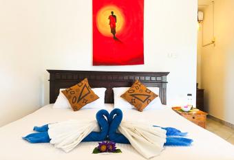 Bay Street has Balcony rooms