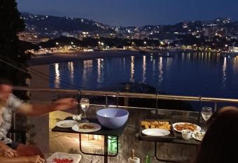 Vue sur la baie de Sant Feliu de Guixols has Balcony rooms