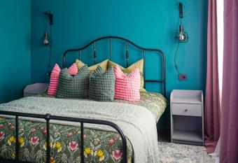 Apartment Secret has Balcony rooms