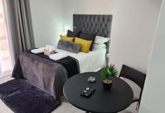 Marielitsa Guest Suite No 3 allows 18 year olds to book a room