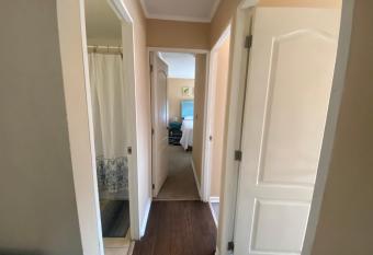 Apartamento c  modo con aire acondicionado has Balcony rooms