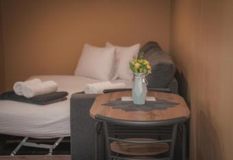 Maksa Apartments has Smoking rooms