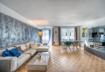 Dachgeschosswohnung mit Bergpanorama has Balcony rooms